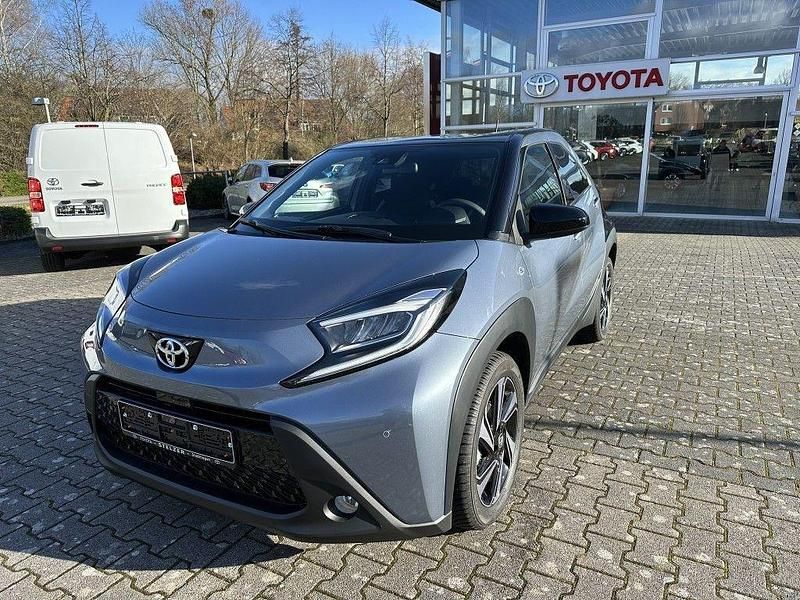 Grau Neu 2025 Toyota Aygo X SUV | 18.190 € (Fairer Preis) - Bild 1/4