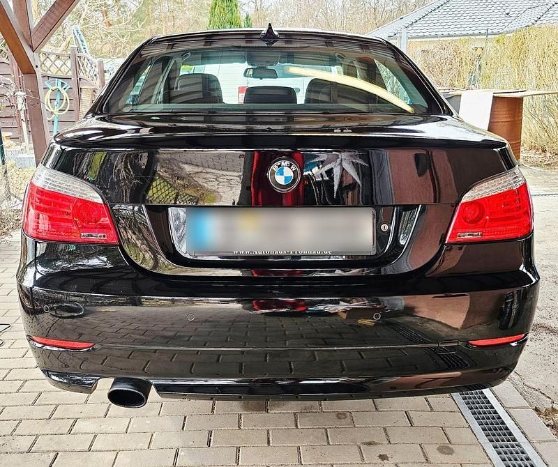 Gebraucht BMW 520 170 PS (125 kW) 2009 Schwarz Limousine