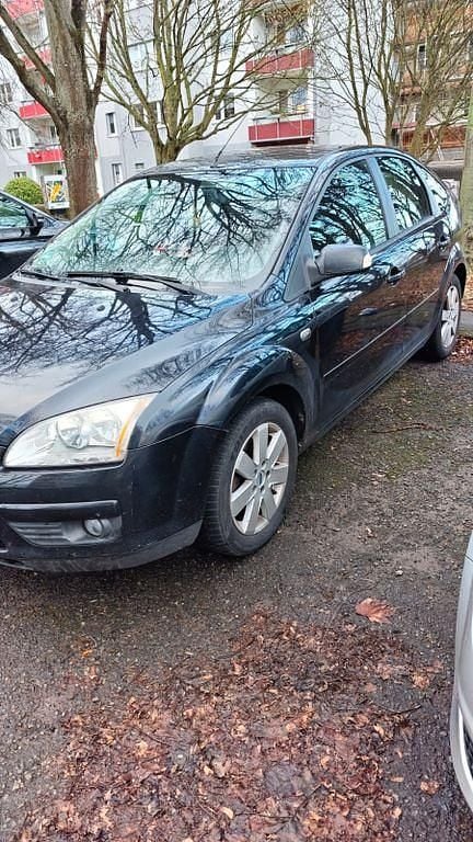Schwarz Gebraucht 2008 Ford Focus Ghia Limousine | 1.800 € (Guter Preis) - Bild 1/4