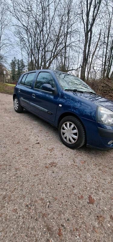Blau Gebraucht 2003 Renault Clio II Kleinwagen | 1.590 € (Etwas zu teuer) - Bild 1/4