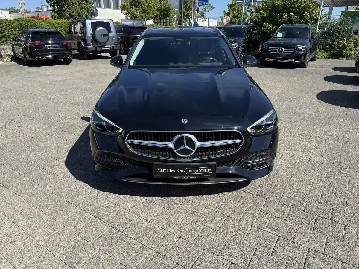 Gebraucht Mercedes C300 Avantgarde 265 PS (194 kW) 2023 Schwarz Kombi