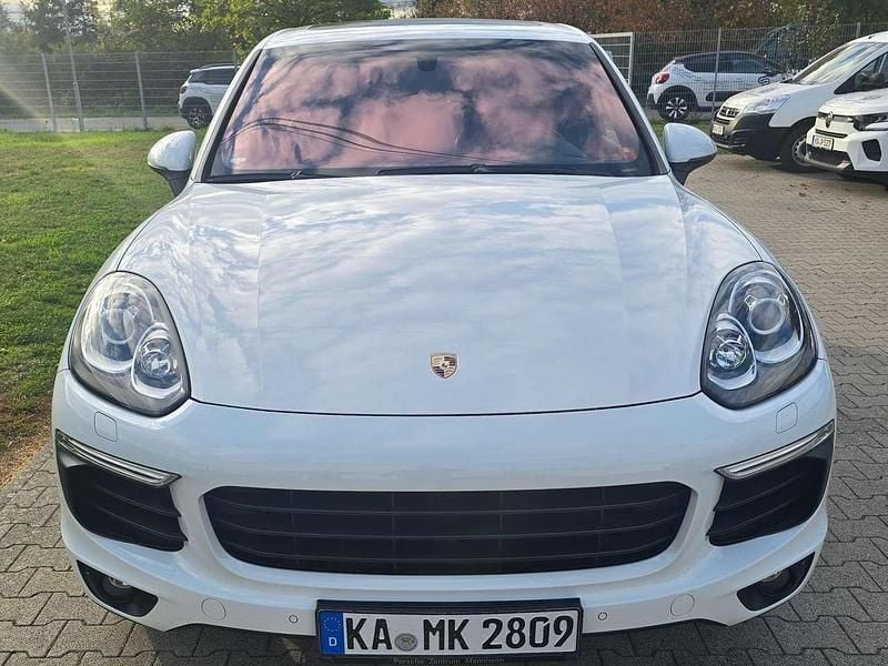 Weiß Gebraucht 2015 Porsche Cayenne SUV | 22.900 € (Fairer Preis) - Bild 1/4
