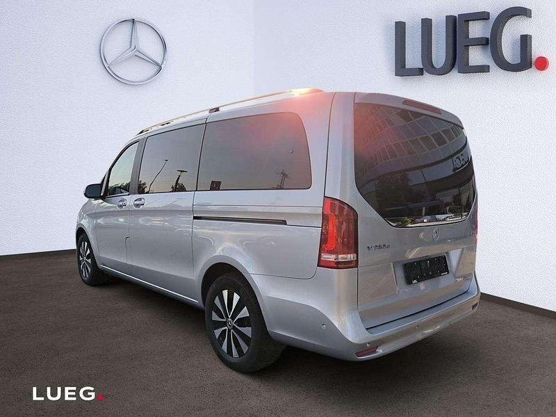 Gebraucht Mercedes V250 190 PS (139 kW) 2024 Bergkristallweiß metallic Van / Kleinbus