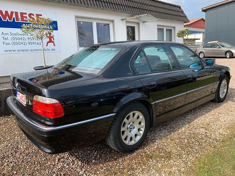 Gebraucht BMW 728 193 PS (141 kW) 1998 Schwarz Limousine