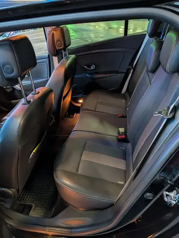 Gebraucht Renault Mégane III Bose Edition 131 PS (96 kW) 2011 Schwarz Limousine