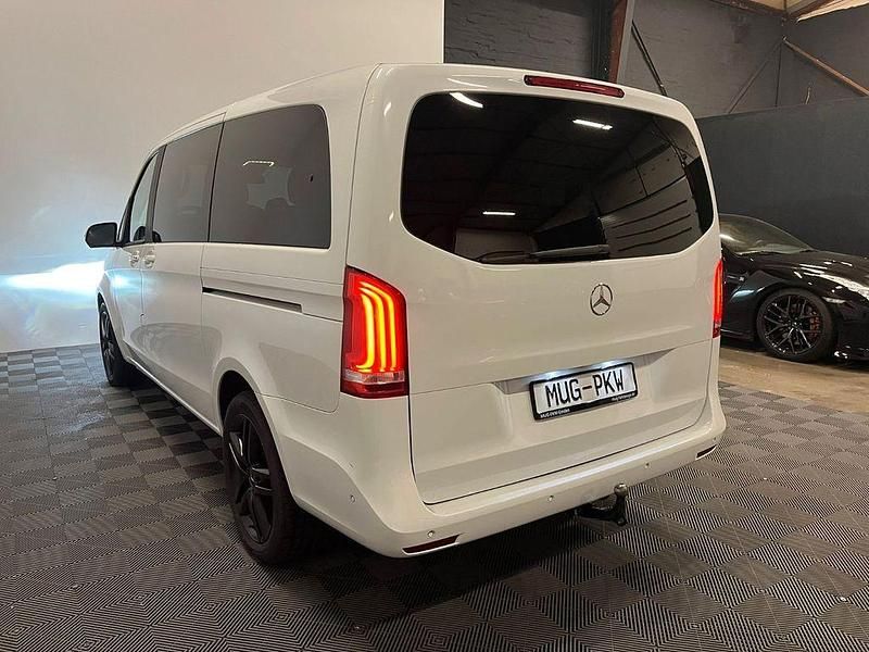 Gebraucht Mercedes V250 Edition 190 PS (139 kW) 2016 Weiß Van / Kleinbus