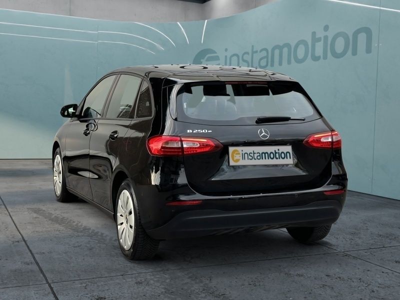Gebraucht Mercedes B250e 160 PS (117 kW) 2022 Schwarz Van / Kleinbus