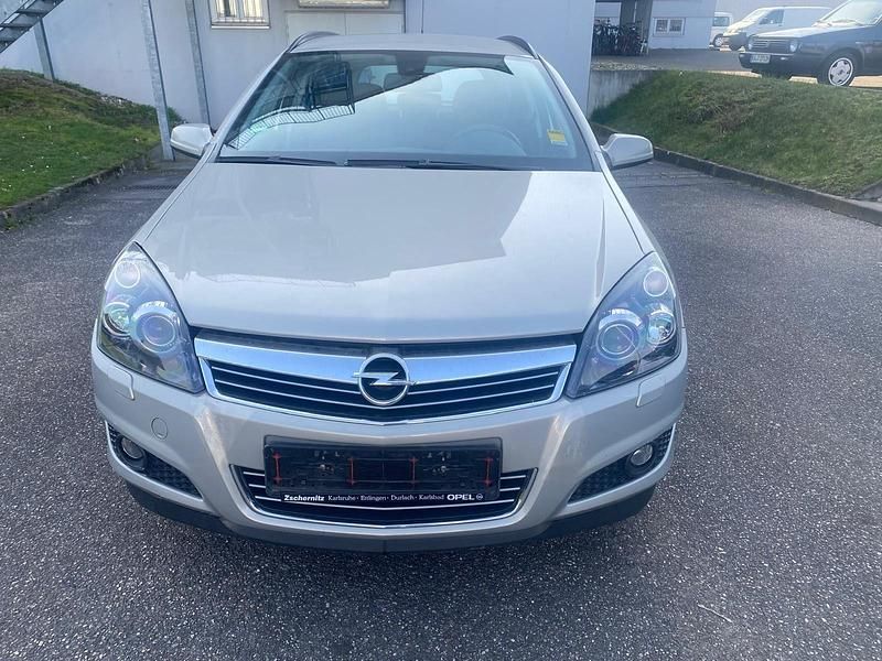 Gebraucht Opel Astra 116 PS (85 kW) 2008 Grau Kombi