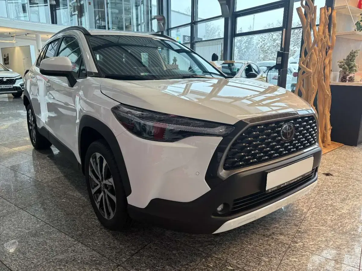 Gebraucht Toyota Corolla Cross Team 140 PS (102 kW) 2025 Weiß SUV
