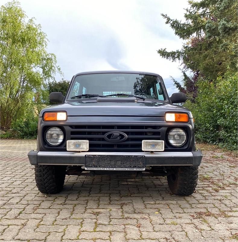 Gebraucht 2017 Lada niva SUV | 12.900 € (Teuer) - Bild 1/4