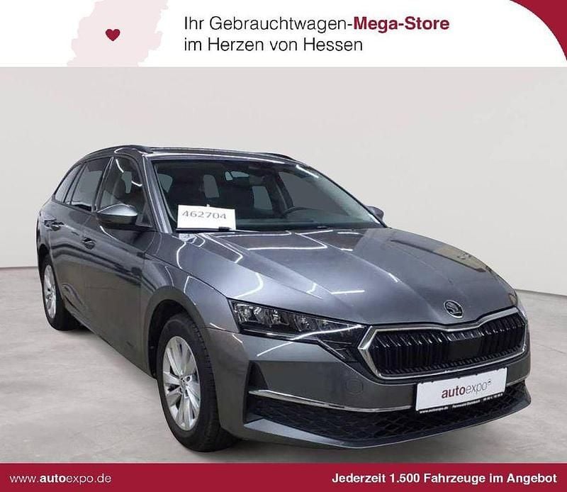 Graphitgrau metallic Gebraucht 2024 Skoda Octavia Selection Kombi | 25.990 € (Superpreis) - Bild 1/4