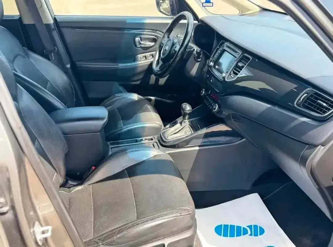 Gebraucht Kia Carens 136 PS (100 kW) 2014 Grau Van / Kleinbus