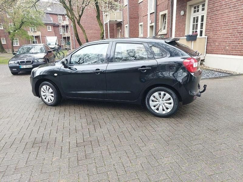 Gebraucht Suzuki Baleno Basic 90 PS (66 kW) 2017 Schwarz Kleinwagen