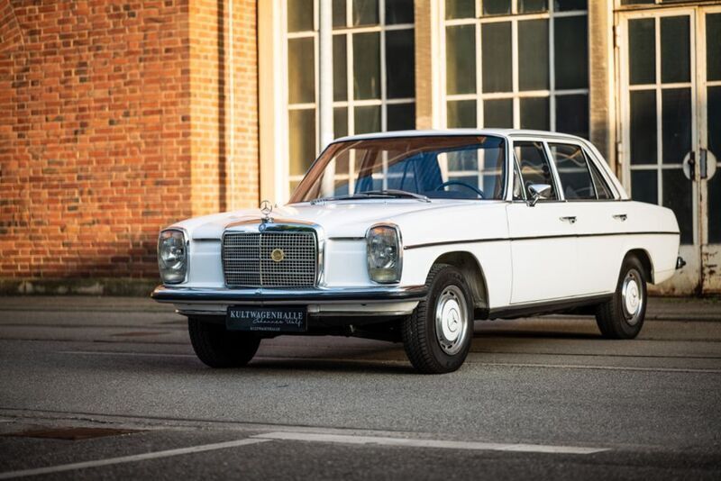 Weiß Gebraucht 1969 Mercedes W114 Limousine | 16.500 € - Bild 1/4