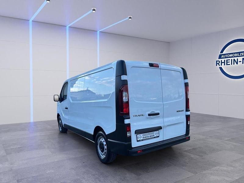 Gebraucht Renault Trafic Komfort 145 PS (106 kW) 2021 Weiß Van / Kleinbus