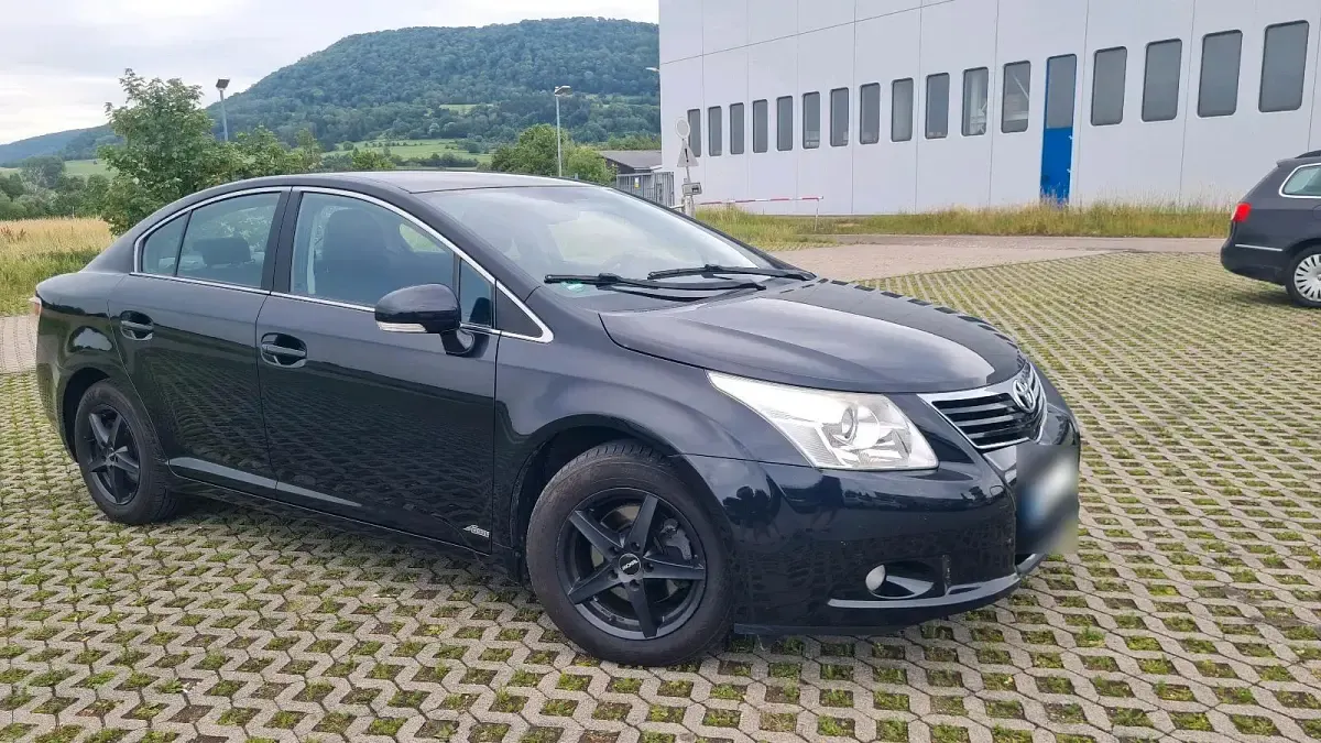 Gebraucht Toyota Avensis 150 PS (110 kW) 2010 Schwarz Limousine