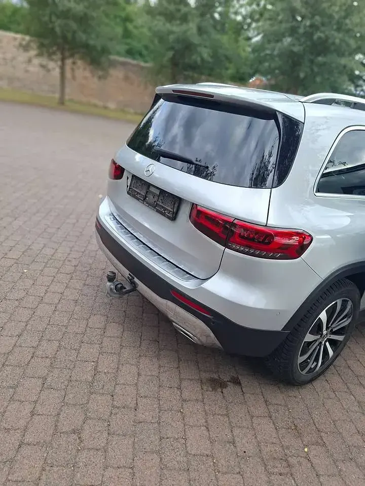 Gebraucht Mercedes GLB250 224 PS (164 kW) 2023 Silber SUV