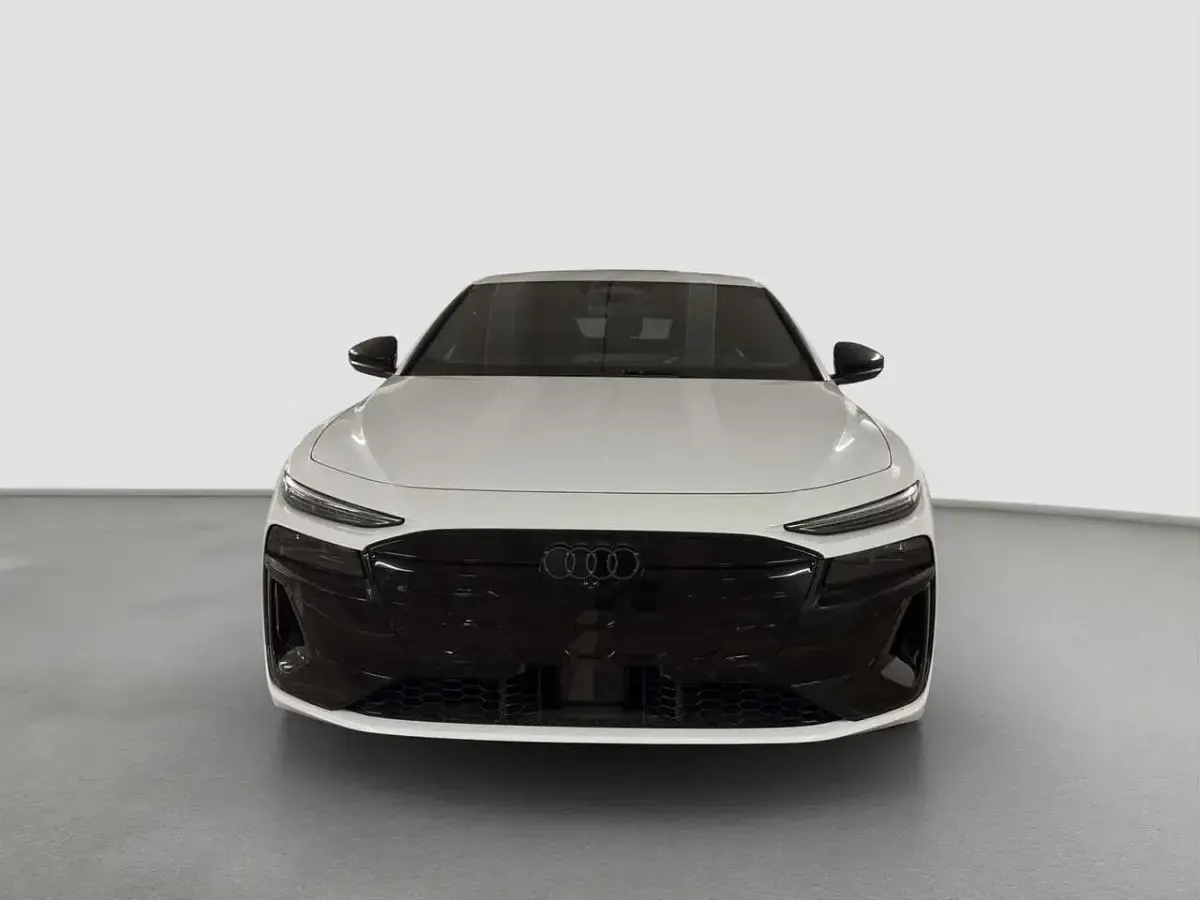 Nowe Audi e-tron Business 314 kW (428 KM) 2026 Biały SUV
