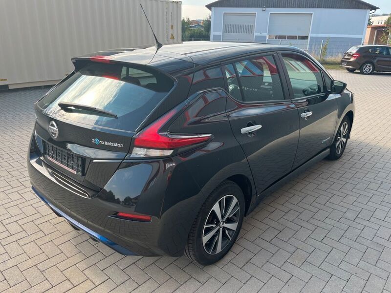 Gebraucht Nissan Leaf Acenta 110 kW (150 PS) 2018 Black (m) Kleinwagen