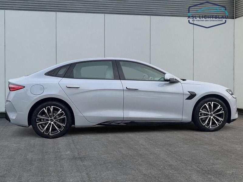 Neu BYD Seal Comfort 169 kW (231 PS) 2025 Polar white Limousine