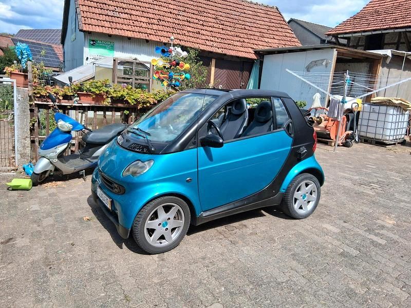 Blau Gebraucht 2002 Smart ForTwo Coupé Cabrio | 1.555 € - Bild 1/4
