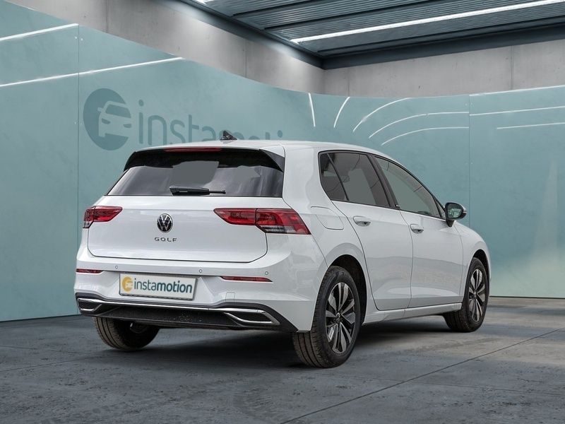 Gebraucht VW Golf VIII Move 131 PS (96 kW) 2023 Weiß Limousine