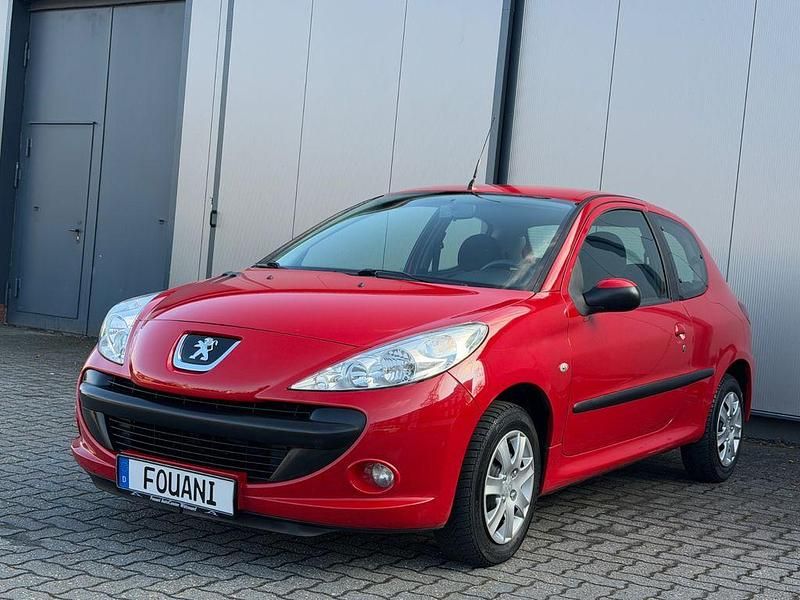 Gebraucht Peugeot 206+ Basis 75 PS (55 kW) 2009 Rot Kleinwagen
