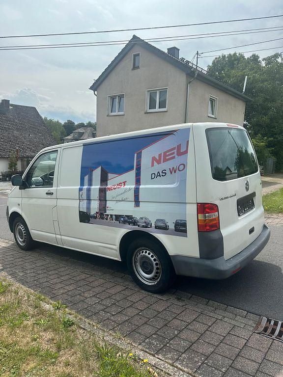 Weiß Gebraucht 2009 VW T5 Van | 7.990 € (Etwas zu teuer) - Bild 1/4