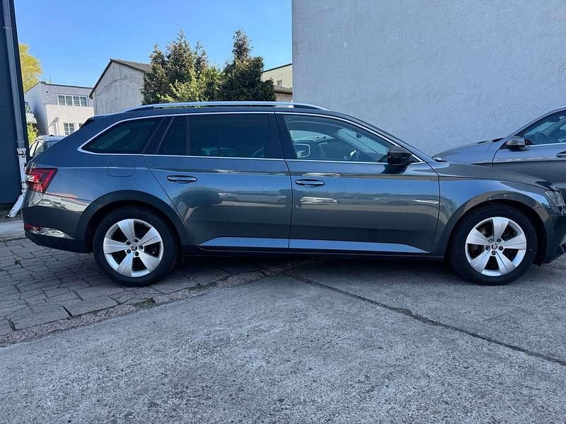Gebraucht Skoda Superb Style 190 PS (139 kW) 2019 Quarzgrau metallic Kombi