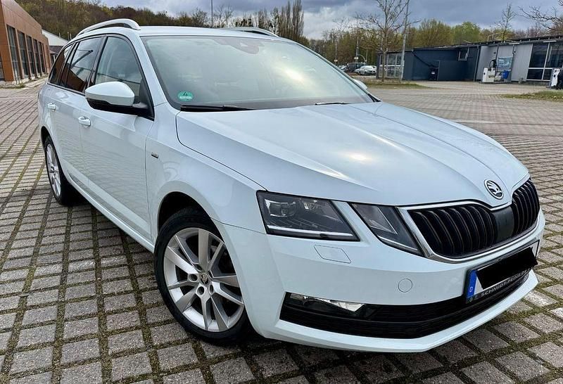 Usata Skoda Octavia Clever 116 CV (85 kW) 2018 Bianco Station wagon
