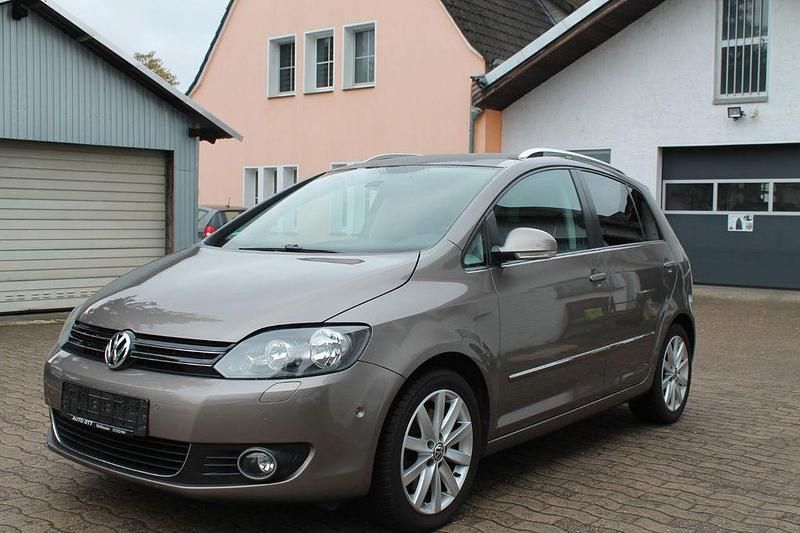 Braun Gebraucht 2012 VW Golf Plus Cross Highline Van / Kleinbus | 9.950 € (Etwas zu teuer) - Bild 1/4