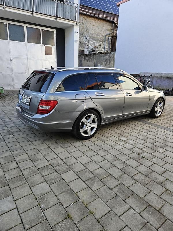 Gebraucht 2023 Mercedes 250 Limousine | 9.500 € - Bild 1/4
