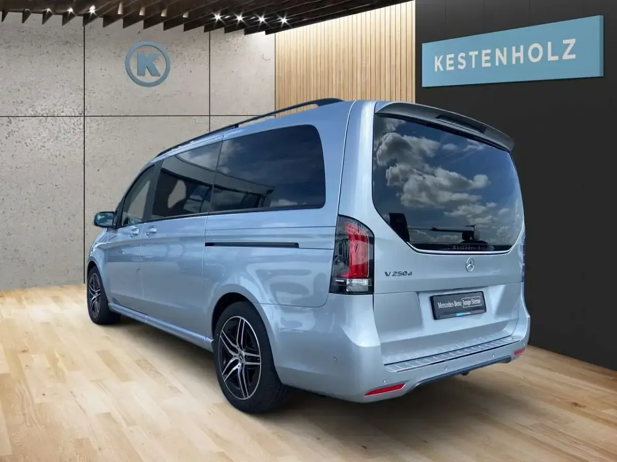 Gebraucht Mercedes V250 Avantgarde 190 PS (139 kW) 2025 Silber Van / Kleinbus