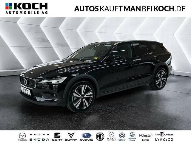 Gebraucht Volvo V60 CC Plus 250 PS (183 kW) 2024 Andere farbe Kombi