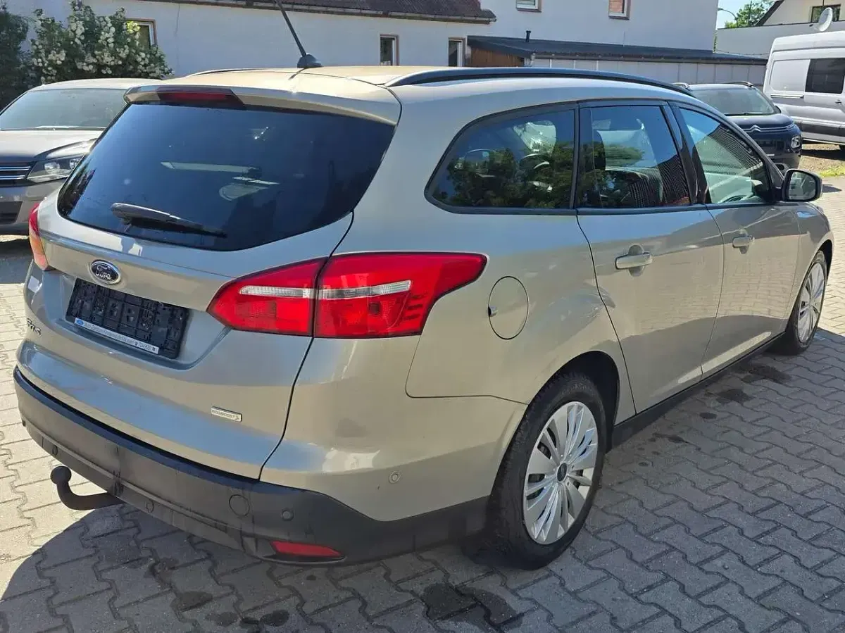 Gebraucht Ford Focus Business Edition 125 PS (91 kW) 2017 Titangrau metallic Kombi