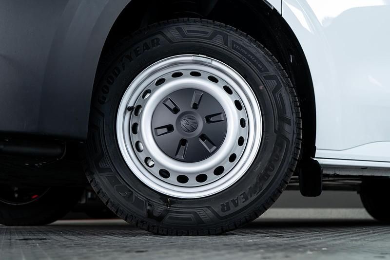 Neu VW T6.1 100 kW (136 PS) 2026 Clear white Van