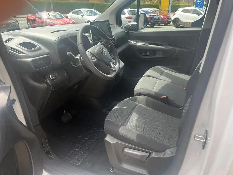 Gebraucht Opel Combo-e Life 100 kW (136 PS) 2024 Kaolin weiß Van / Kleinbus