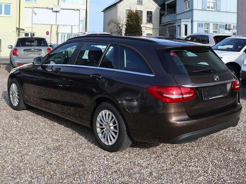 Gebraucht Mercedes C200 136 PS (100 kW) 2015 Citrinbraun metalliclack (metallic) Kombi