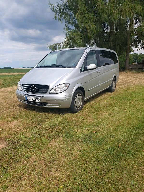Silber Gebraucht 2008 Mercedes Viano Van / Kleinbus | 8.900 € (Guter Preis) - Bild 1/4