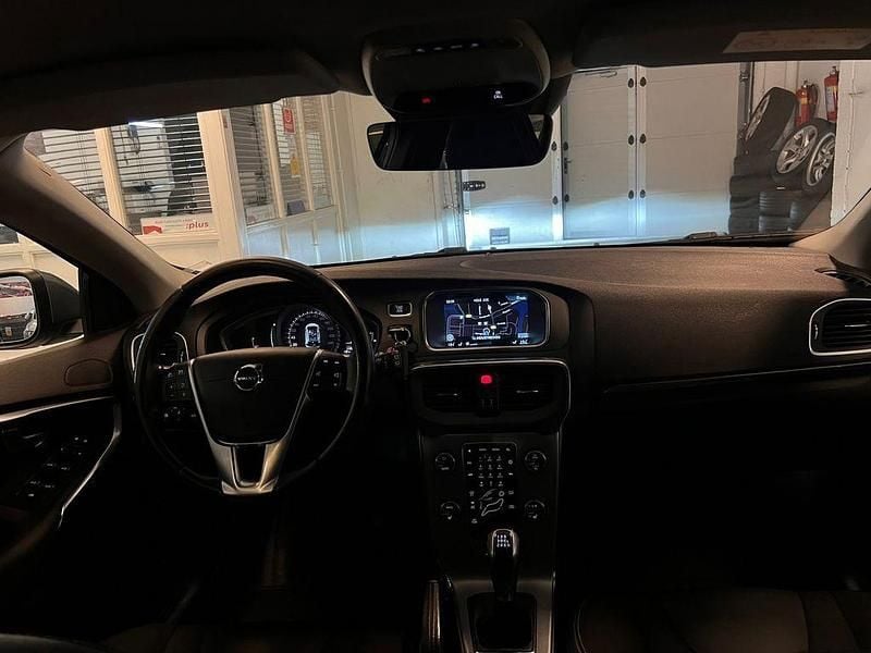 Gebraucht Volvo V40 120 PS (88 kW) 2016 Grau Limousine