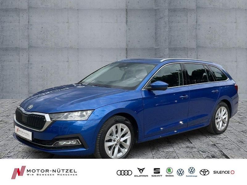 Raceblau metallic Gebraucht 2022 Skoda Octavia Style Kombi | 25.960 € (Etwas zu teuer) - Bild 1/4