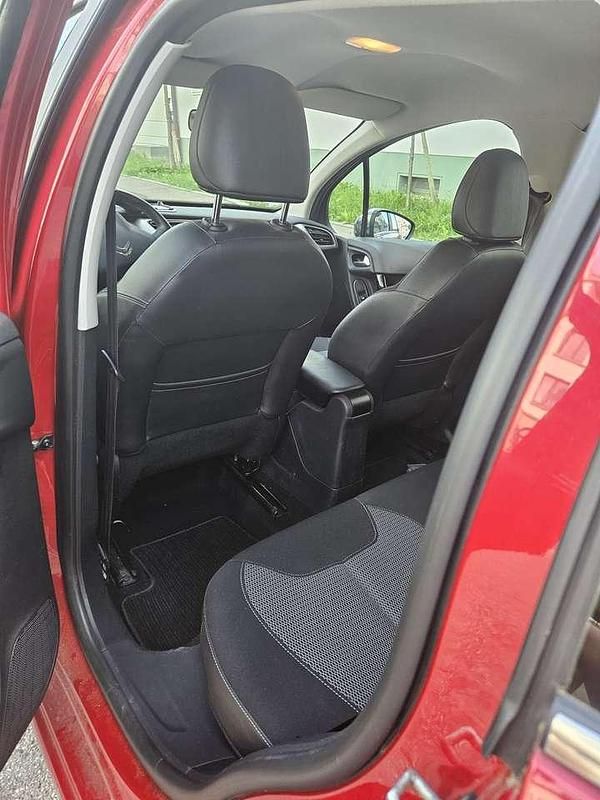 Usado Citroën C3 PureTech 82 CV (60 kW) 2013 Rojo Utilitario