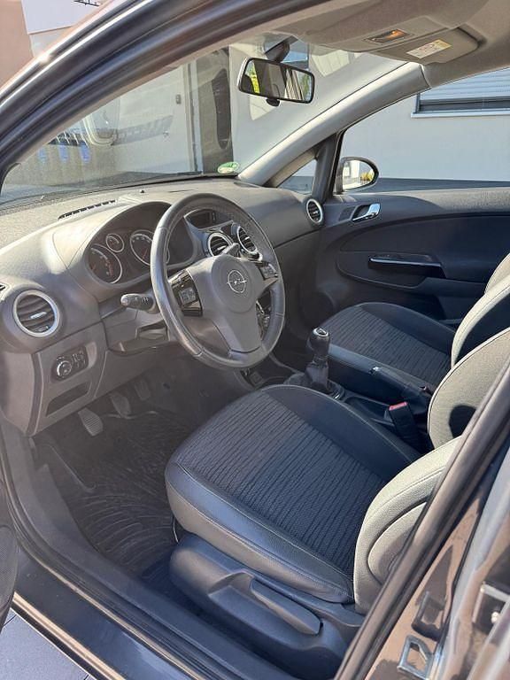 Usado Opel Corsa Energy 86 HP (63 kW) 2014 Cinzento Citadino