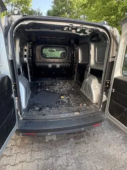 Gebraucht Opel Combo 95 PS (69 kW) 2018 Silber Van / Kleinbus