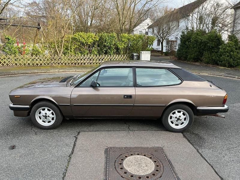 Braun Gebraucht 1985 Lancia Beta Coupé | 11.990 € - Bild 1/4