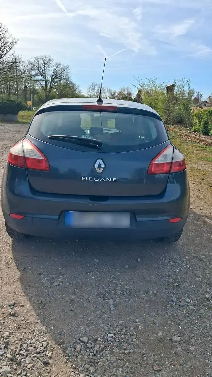 Gebraucht Renault Mégane 110 PS (80 kW) 2010 Grau Limousine