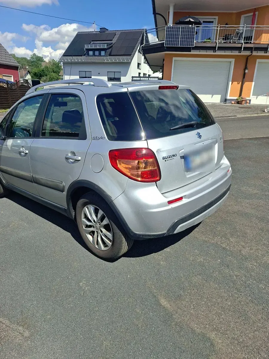 Gebraucht Suzuki SX4 120 PS (88 kW) 2015 Silber Limousine