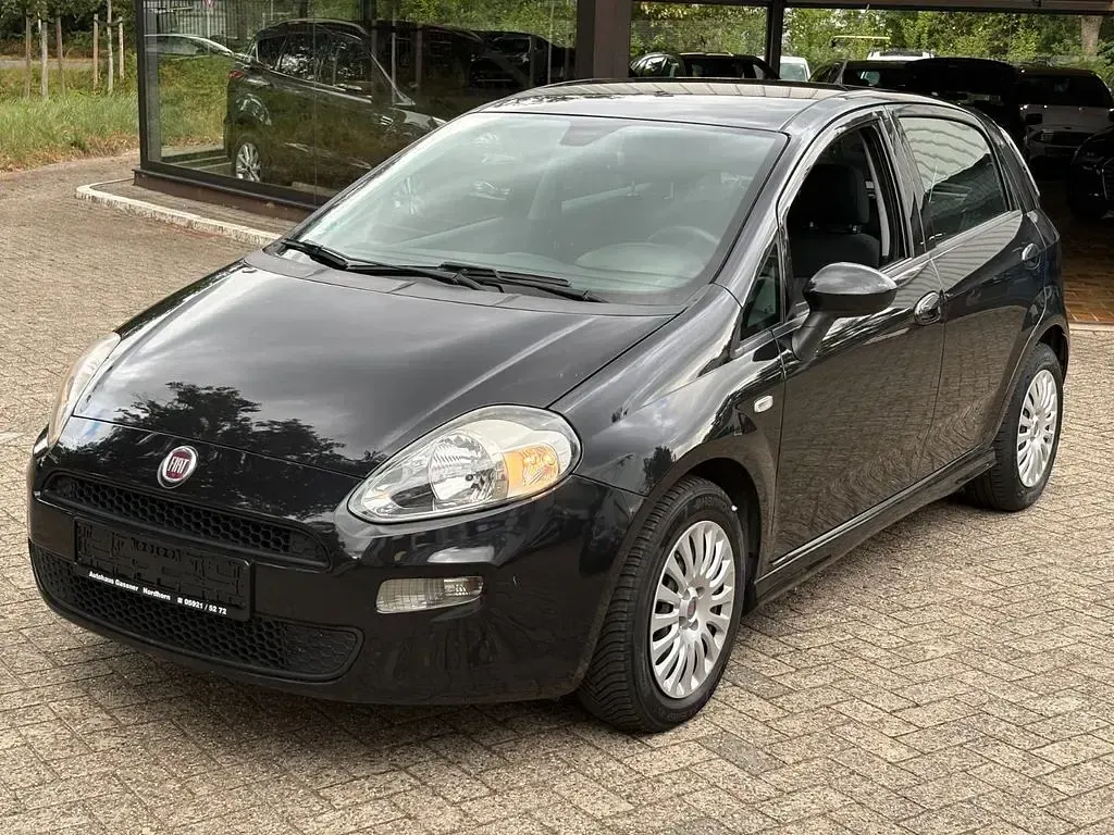 Gebraucht Fiat Punto Pop 84 PS (61 kW) 2013 Schwarz Kleinwagen