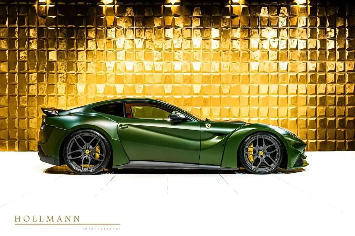 Gebraucht Ferrari F12 780 PS (573 kW) 2015 Verde opaco finish Coupé