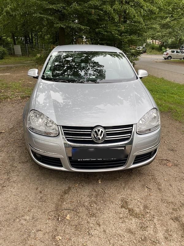 Gebraucht VW Jetta 150 PS (110 kW) 2006 Silber Limousine